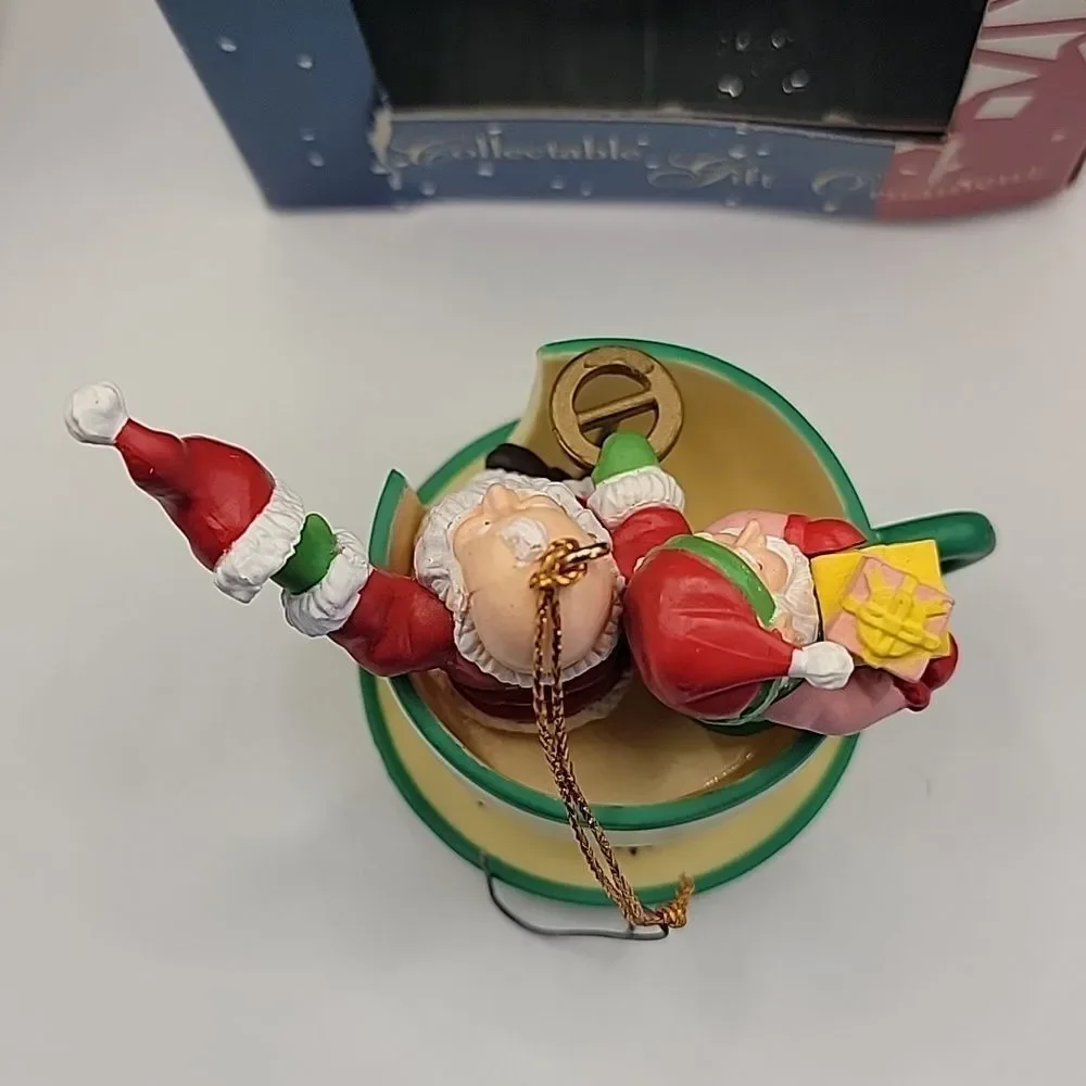 Santa and Elf Spinning Teacup Ride Ornament Traditions Vintage 90s